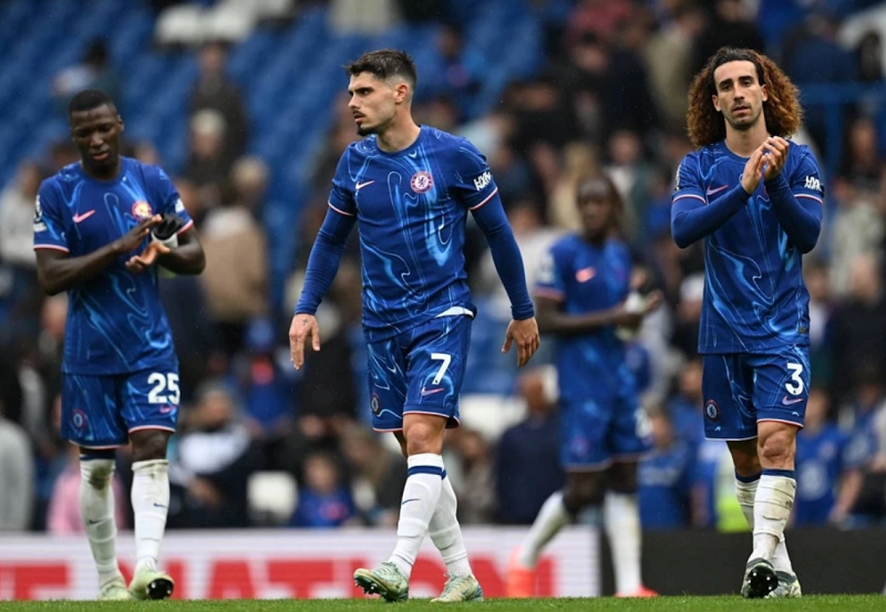 cesc-fabregas-lo-lang-cho-chelsea-khong-thay-bat-ky-tin-hieu-nao-cho-suat-champions-league